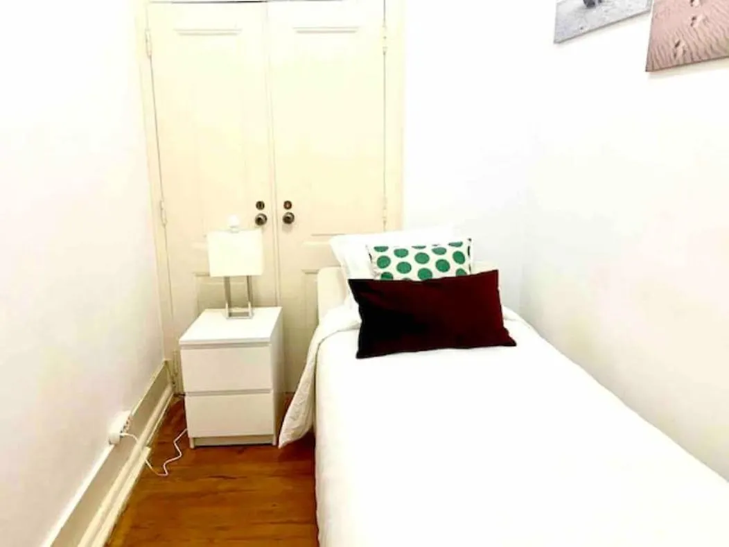 Appartamento Romantic Chiado 7 -Private Small Single Room With No Outside Window Lisbona
